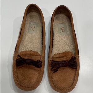 UGG Women's Brown Suede Moccasin Slippers Size 8